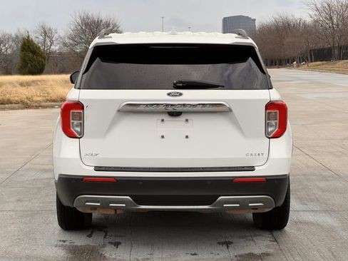 Used 2020 Ford Explorer XLT w/ Equipment Group 202A image 9