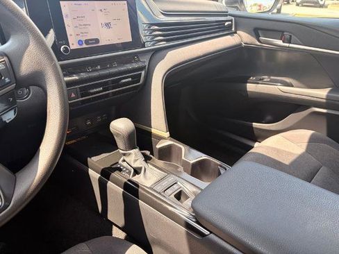 Used 2025 Toyota Camry LE FWD image 23