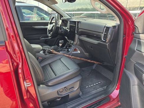 Used 2025 Ford Ranger Lariat w/ Trailer Tow Package image 16