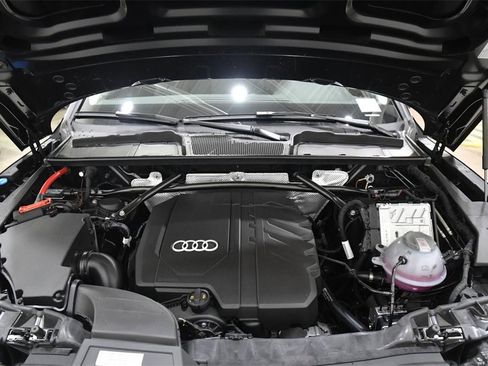 Certified 2025 Audi Q5 2.0T Premium Plus image 13
