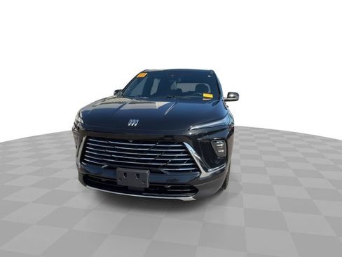 Certified 2025 Buick Enclave Preferred FWD image 3