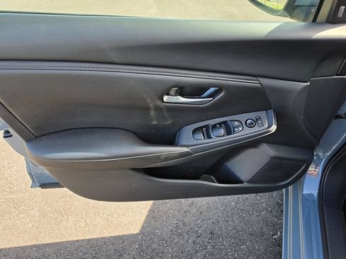 Used 2024 Nissan Sentra SV FWD image 3