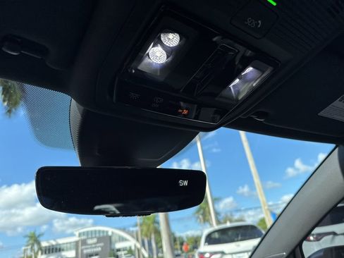 Used 2023 Volkswagen Golf R image 21