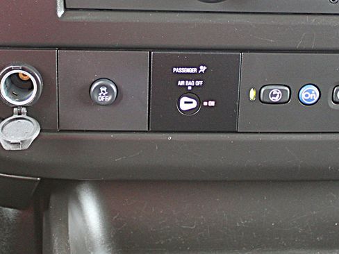Used 2024 Chevrolet Express 2500 w/ Driver Convenience Package RWD image 38