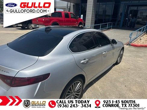 Used 2019 Alfa Romeo Giulia Ti w/ Quick Order Package 22X Lusso AWD/4WD image 2