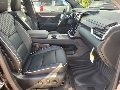 New 2026 GMC Acadia Denali w/ Super Cruise Package image 16