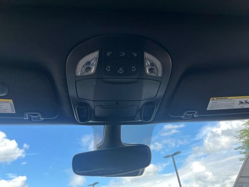 Used 2026 Chrysler Pacifica Limited FWD image 45