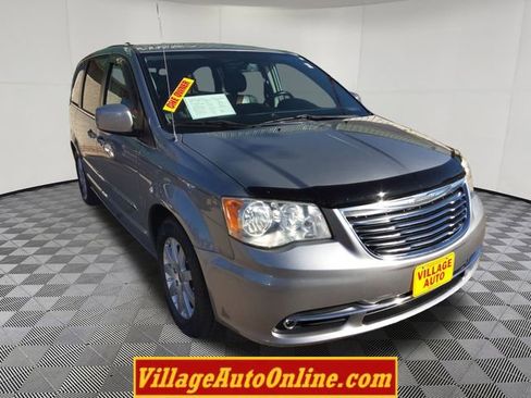Used 2014 Chrysler Town & Country Touring w/ Trailer Tow Group image 13