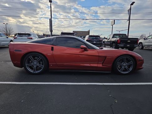 Used 2006 Chevrolet Corvette Coupe w/ Preferred Equipment Group image 2