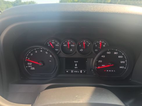Used 2025 Chevrolet Silverado 1500 Custom Trail Boss AWD/4WD image 17