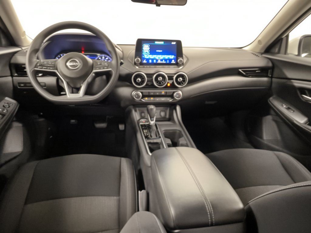 Used 2025 Nissan Sentra SV FWD image 17
