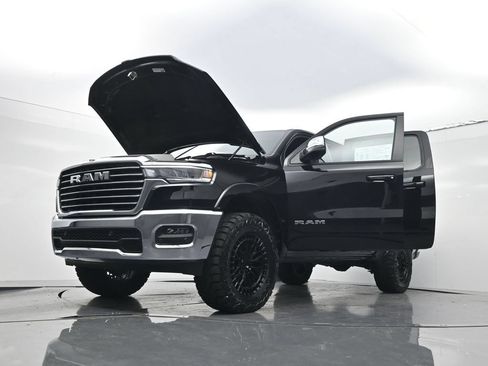 Used 2026 RAM 1500 Laramie AWD/4WD image 33