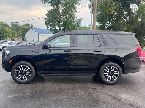 Used 2023 GMC Yukon AT4 w/ Technology Package AWD/4WD image 6
