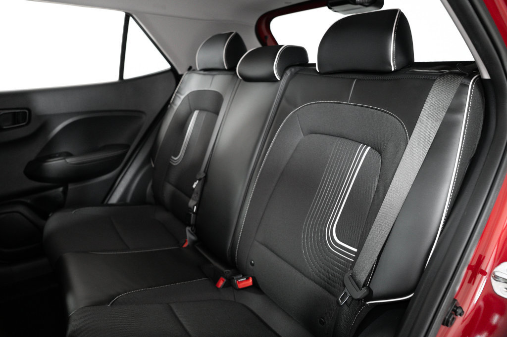 Certified 2022 Hyundai Venue Limited FWD image 22