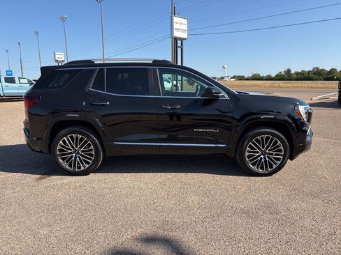 New 2026 GMC Terrain Denali w/ LPO, Floor Liner Package image 6