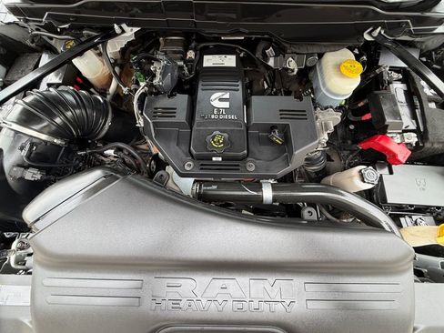 Used 2024 RAM 2500 Big Horn AWD/4WD image 9