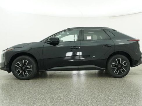 Certified 2026 Toyota bZ XLE image 10