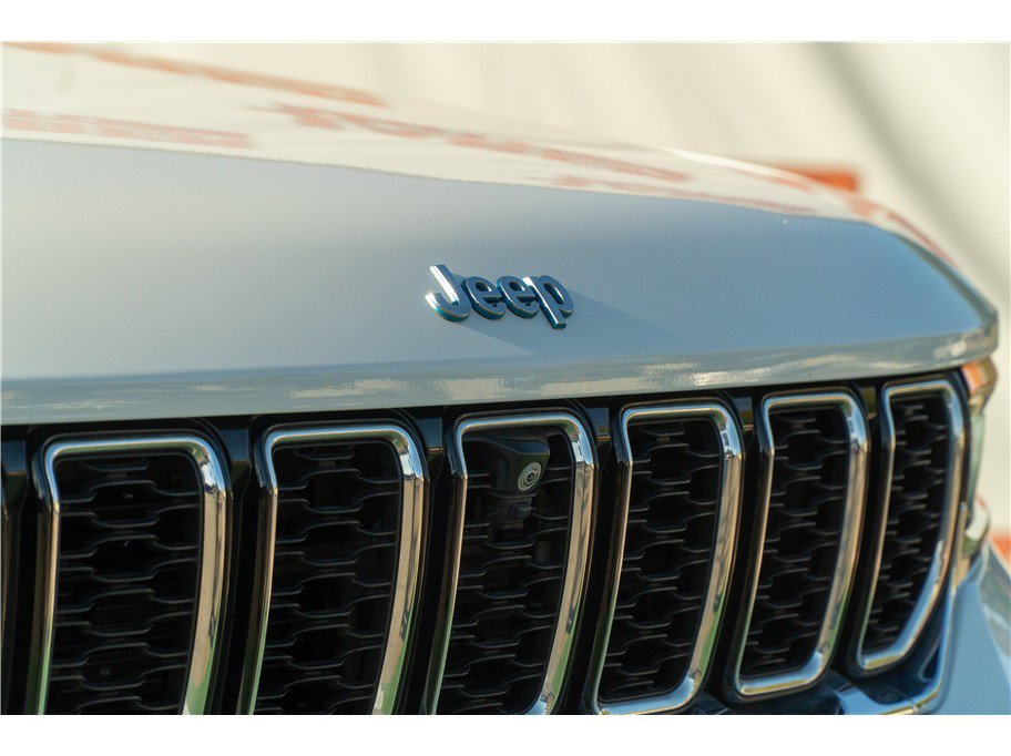 Used 2022 Jeep Grand Cherokee Limited 4xe w/ Luxury Tech Group II AWD/4WD image 40