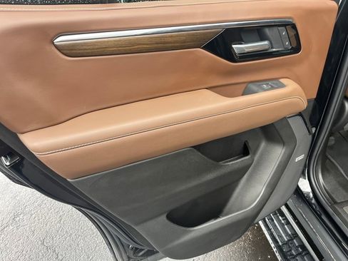 Used 2025 Chevrolet Tahoe High Country image 22