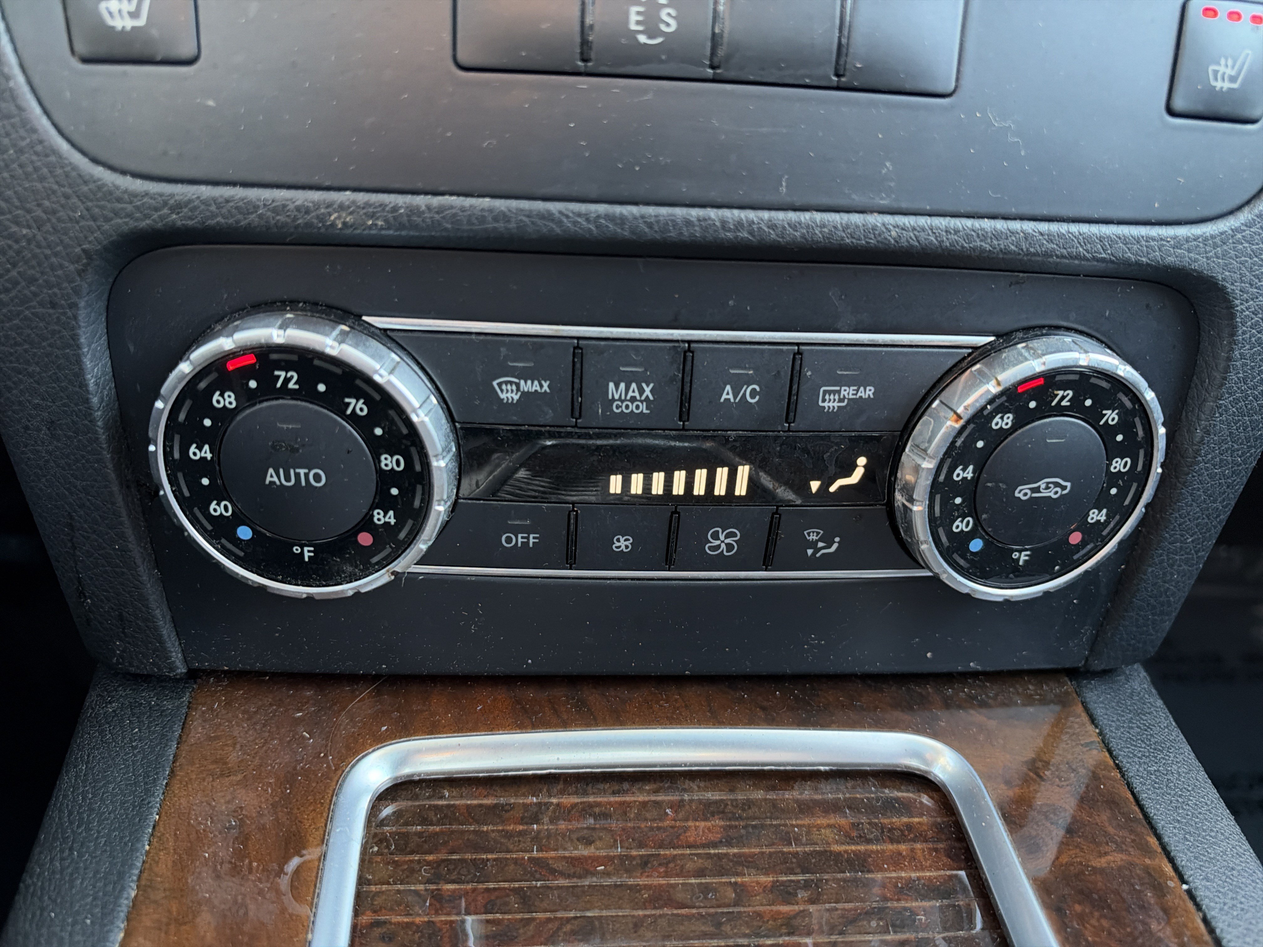 Used 2015 Mercedes-Benz GLK 250 BlueTEC 4MATIC image 38