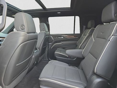 Certified 2023 Cadillac Escalade ESV Premium Luxury image 16