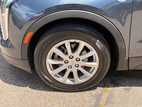Used 2021 Cadillac XT4 Luxury w/ Cold Weather Package AWD/4WD image 15