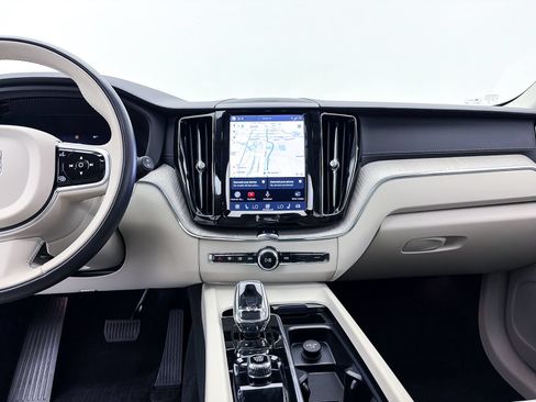 Used 2023 Volvo XC60 B5 Ultimate w/ Protection Package AWD/4WD image 32