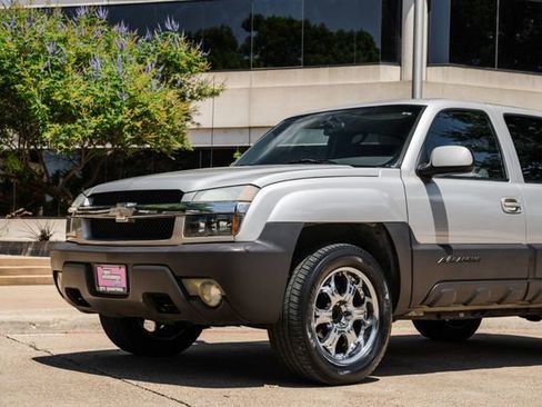 Used 2004 Chevrolet Avalanche 2WD image 42