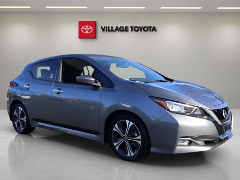 Used 2022 Nissan Leaf SV w/ SV Technology Package image 7