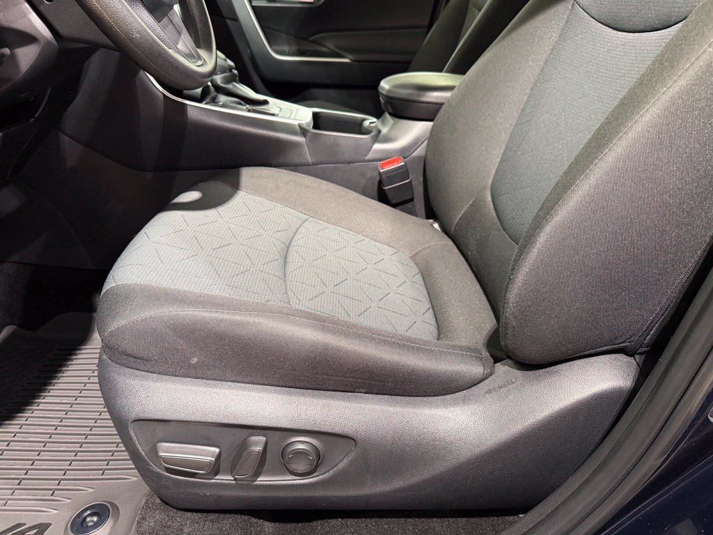 Certified 2025 Toyota RAV4 XLE AWD/4WD image 14