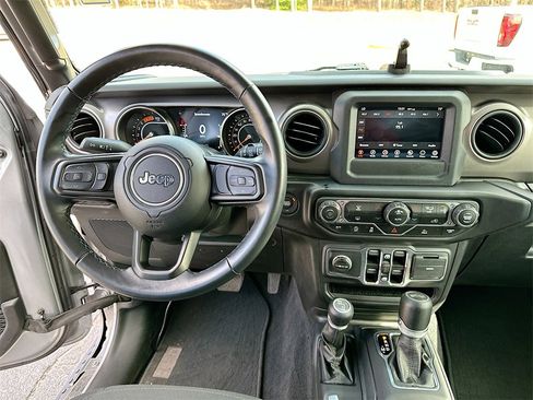 Used 2021 Jeep Wrangler Unlimited Sport image 19