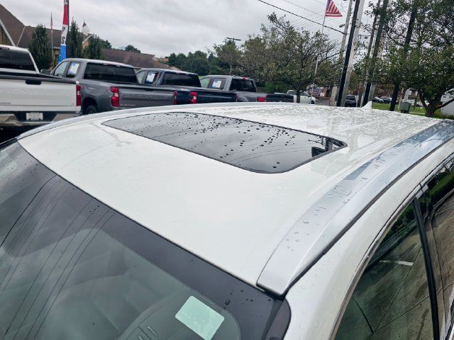 Used 2017 Toyota Highlander XLE AWD/4WD image 7