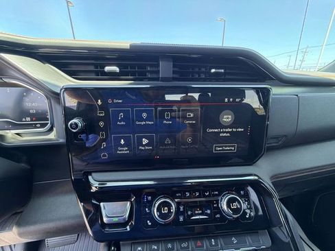Used 2025 GMC Sierra 1500 AT4 w/ AT4 Premium Package AWD/4WD image 16