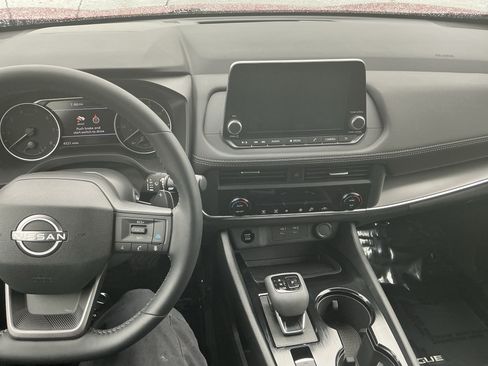 Used 2026 Nissan Rogue SV AWD/4WD image 11
