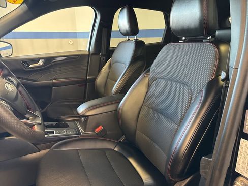 Used 2025 Ford Escape ST-Line AWD/4WD image 22