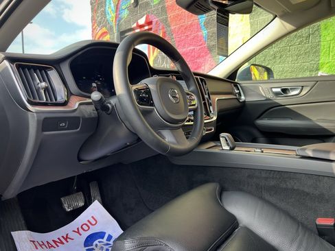 Used 2023 Volvo S60 B5 Ultimate image 2