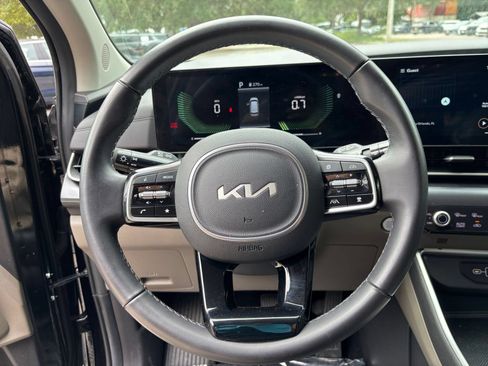 Used 2026 Kia Carnival FWD image 29