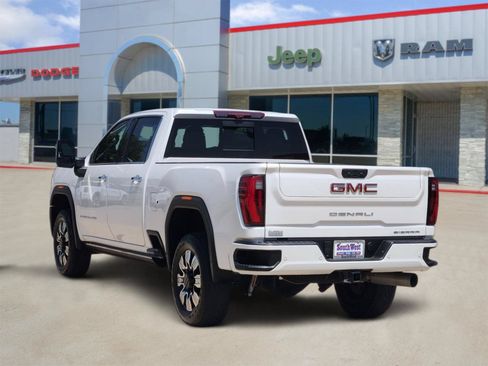 Used 2024 GMC Sierra 2500 Denali w/ Denali Reserve Package AWD/4WD image 4