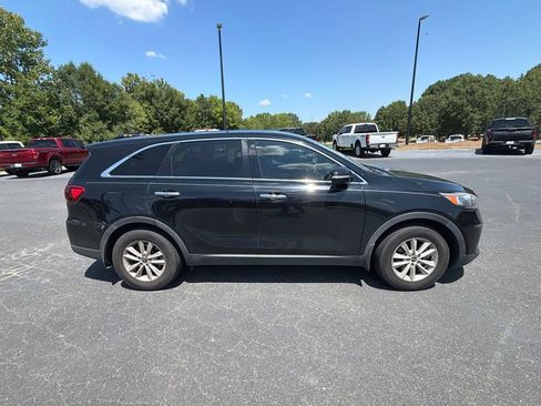 Used 2019 Kia Sorento L FWD image 2