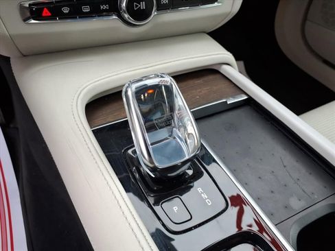 Used 2022 Volvo S90 B6 Inscription w/ Advanced Package image 14