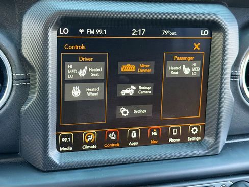 Used 2022 Jeep Wrangler Unlimited Sahara w/ Cold Weather Group AWD/4WD image 11