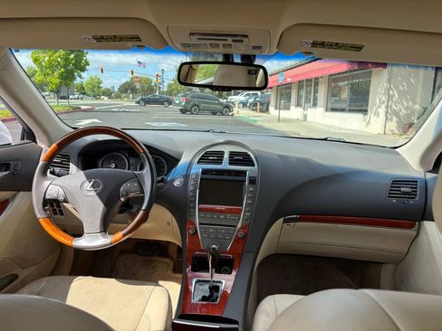 Used 2010 Lexus ES 350 FWD image 8