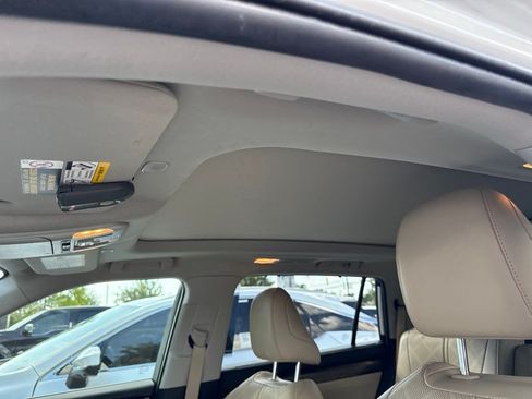 Used 2023 Toyota Highlander Platinum FWD image 10