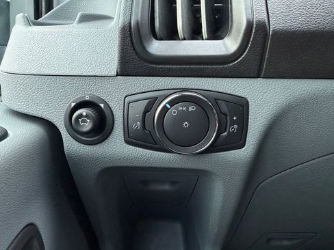 Used 2018 Ford Transit 350 XL image 20