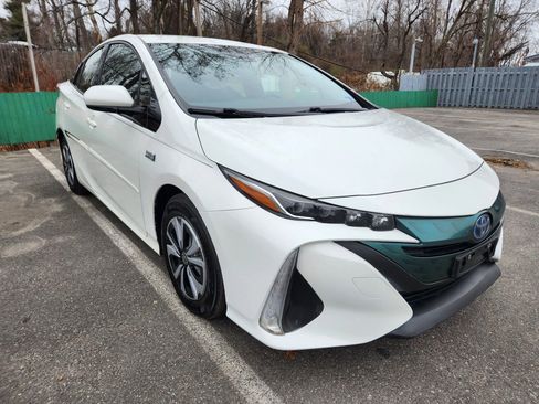 Used 2019 Toyota Prius Prime Premium w/ Carpet Mat Package image 3