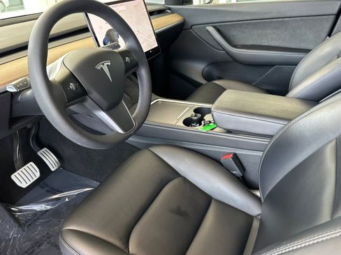 Used 2021 Tesla Model Y Performance image 4