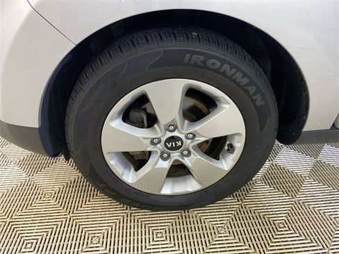 Used 2017 Kia Soul image 22