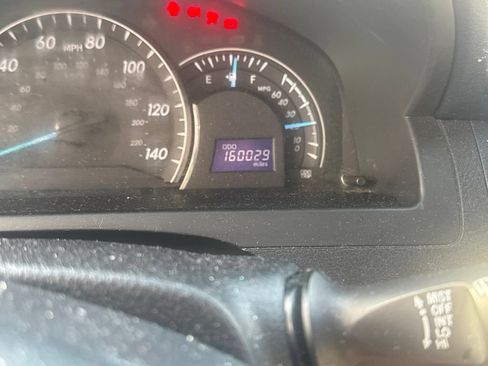 Used 2012 Toyota Camry LE FWD image 2