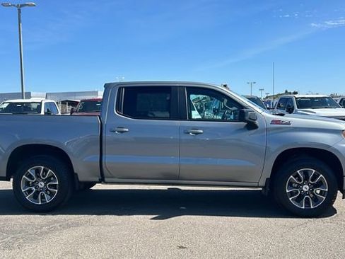 Used 2024 Chevrolet Silverado 1500 RST image 2