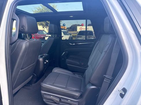 Used 2022 GMC Yukon Denali RWD image 5